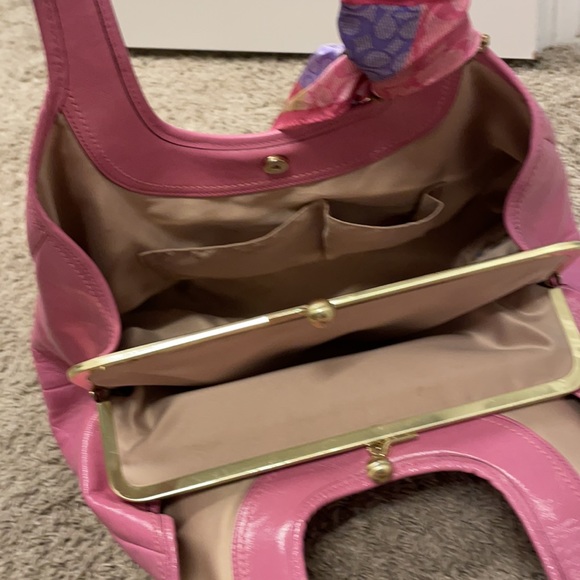 Pink leather Coach bag - Picture 2 of 4